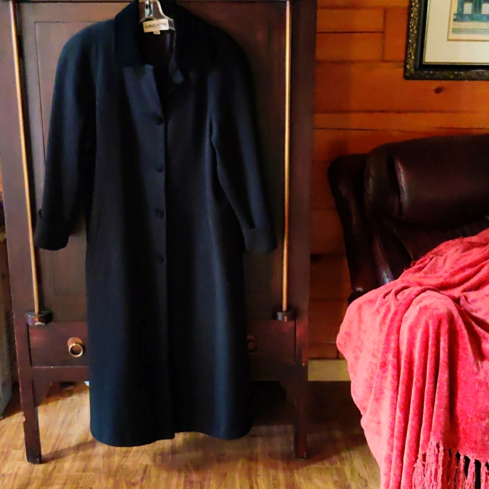 Albert Nipon Vintage Full Length Wool Coat W/Velv… - image 6